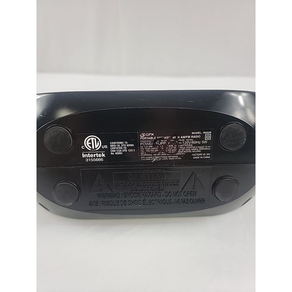 GPX, Inc. R602B Portable AM/FM Radio with Digital Clock and‎ Line Input (Black) - Picture 3 of 6